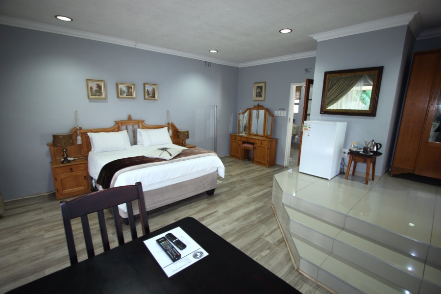 7 Bedroom Property for Sale in Jim Fouchepark Free State